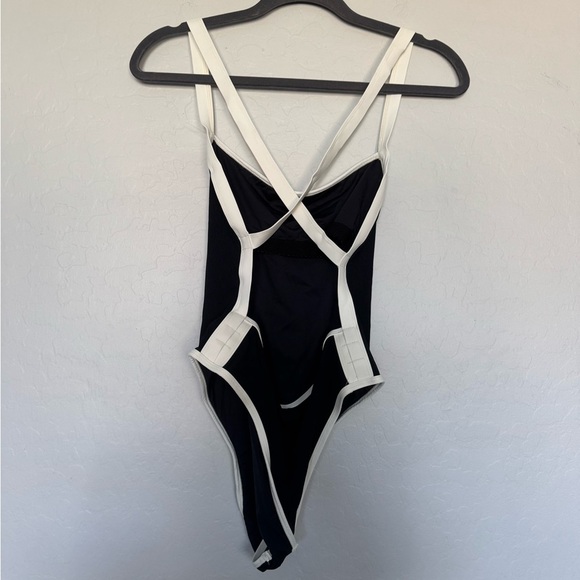 New L*Space Ribbed Baewatch One Piece Swimsuit size Medium - Picture 4 of 10